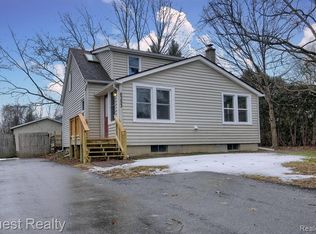 6353 Pontiac Lake Rd, Waterford, MI 48327