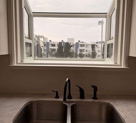 5th image of 1318 N Crescent Heights Blvd APT 108
