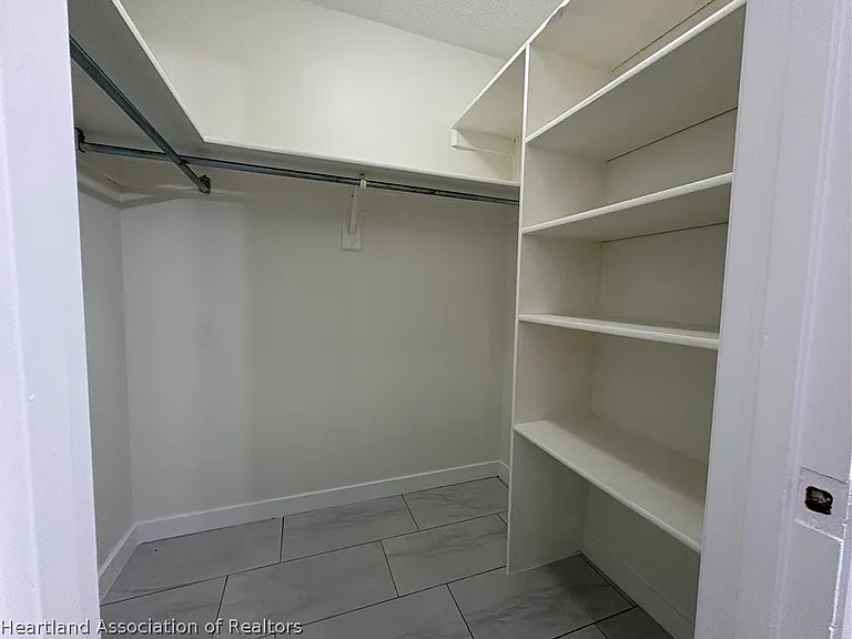 1008 Lagrande Blvd — Photo 18