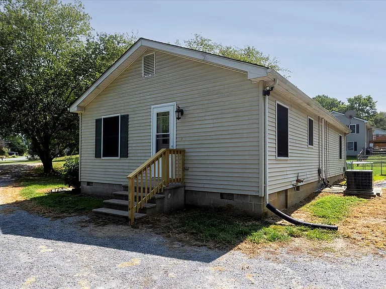 129A Manor Ave — Photo 13