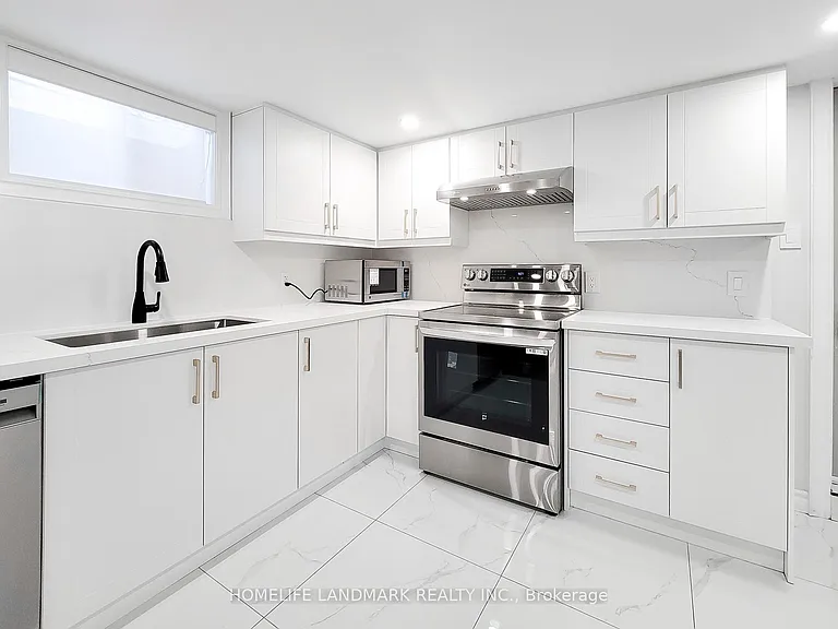 75 Bayview Dr #LOWER — Photo 8
