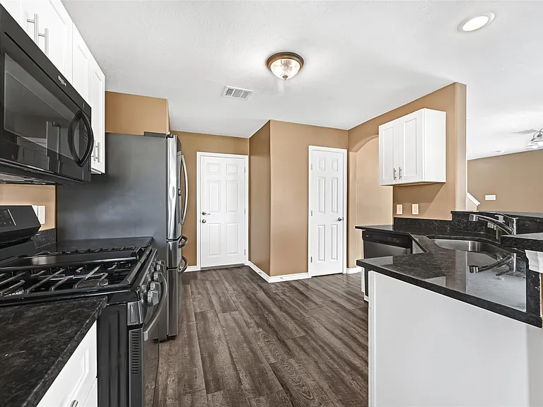 13218 Ambrosa Dr — Photo 10