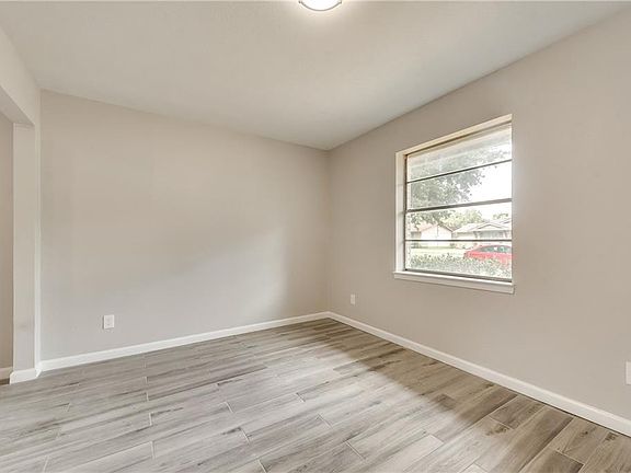 3rd image of 2211 Luau St