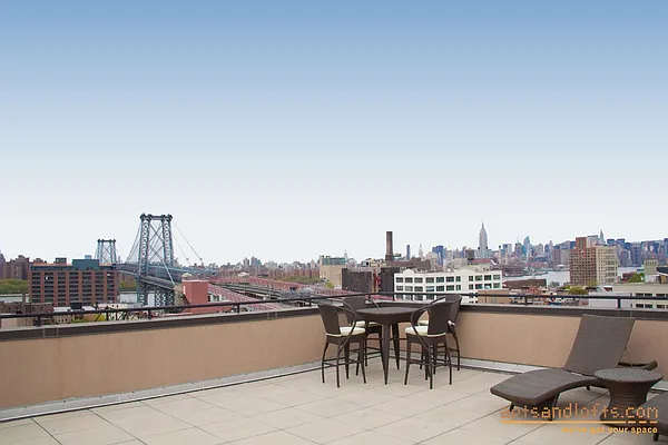 Sold by aptsandlofts.com | media 8