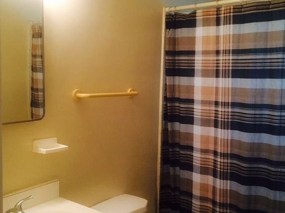 5th image of 1006 S Columbia St APT 1