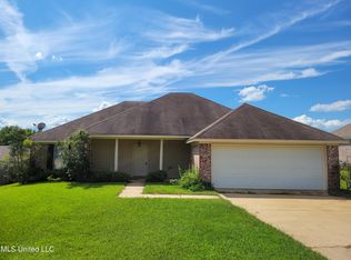 528 Roxbury Pl, Florence, MS 39073