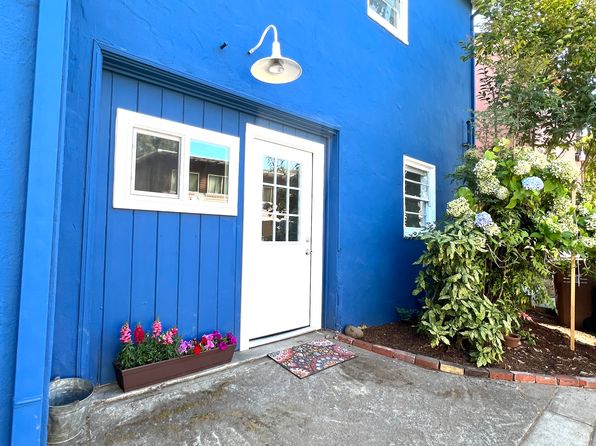 23 Sentinel Ct #A