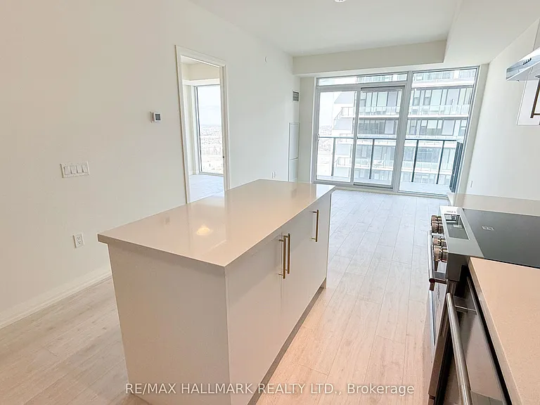 27 Korda Gate E #2502 — Photo 14