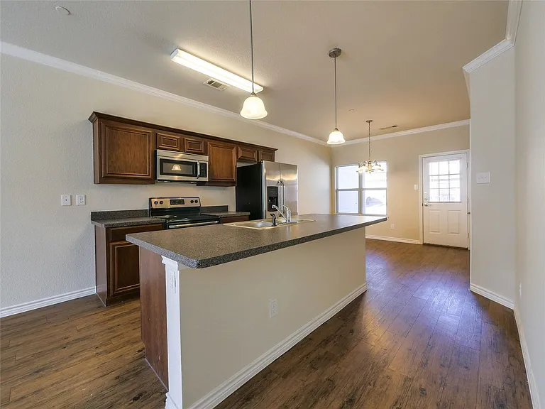 5409 Dolores Pl — Photo 6