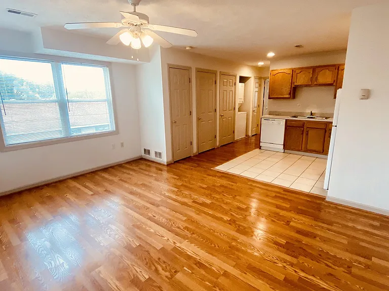 1486 Clover St — Photo 4