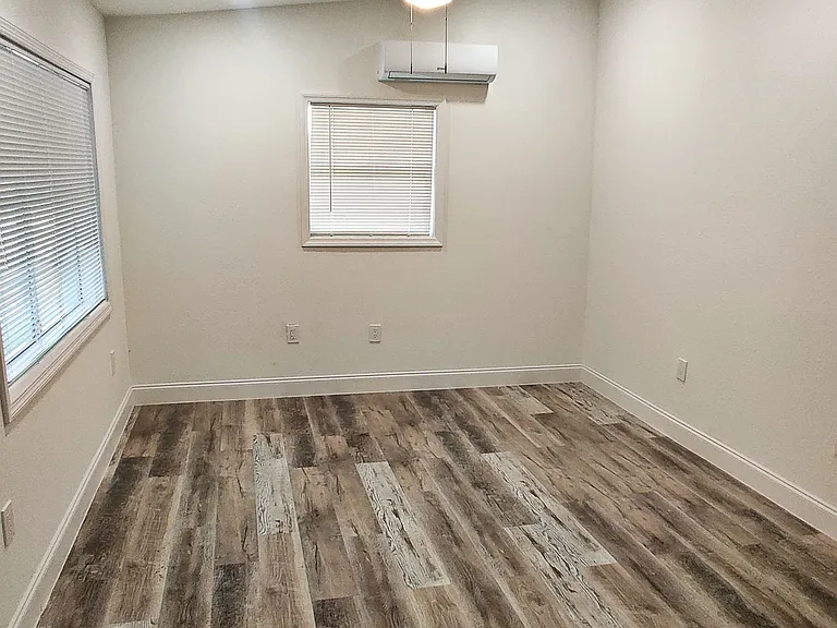 5500 Balboa Dr — Photo 9