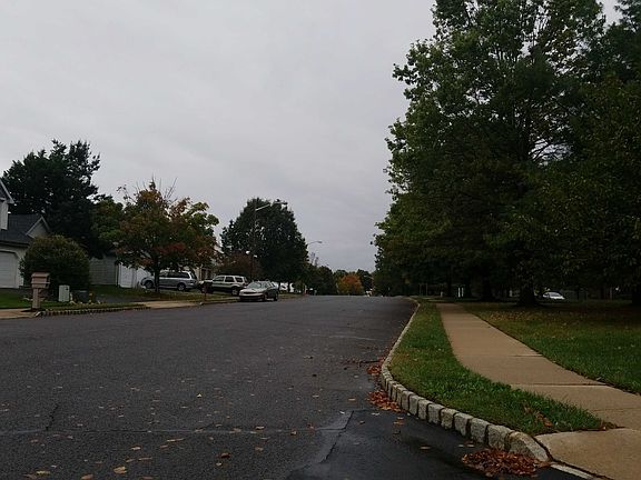 5th image of 816 Lindsley Ct