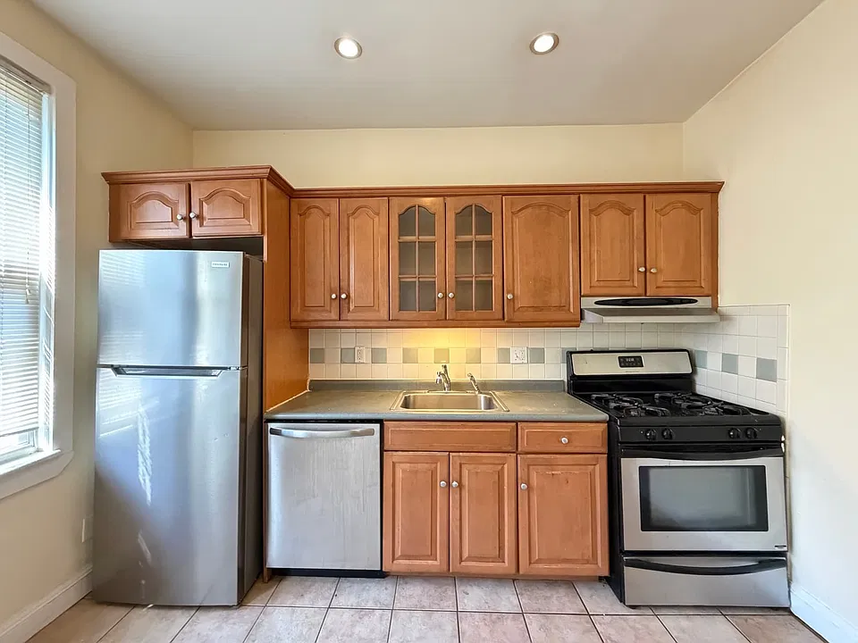 47 Audubon Ave #2