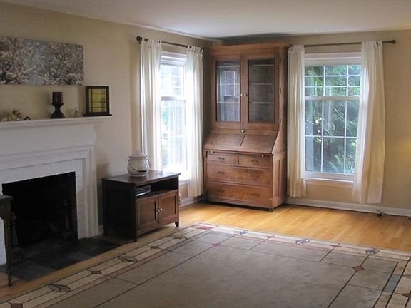 5th image of 22825 Fairmount Blvd