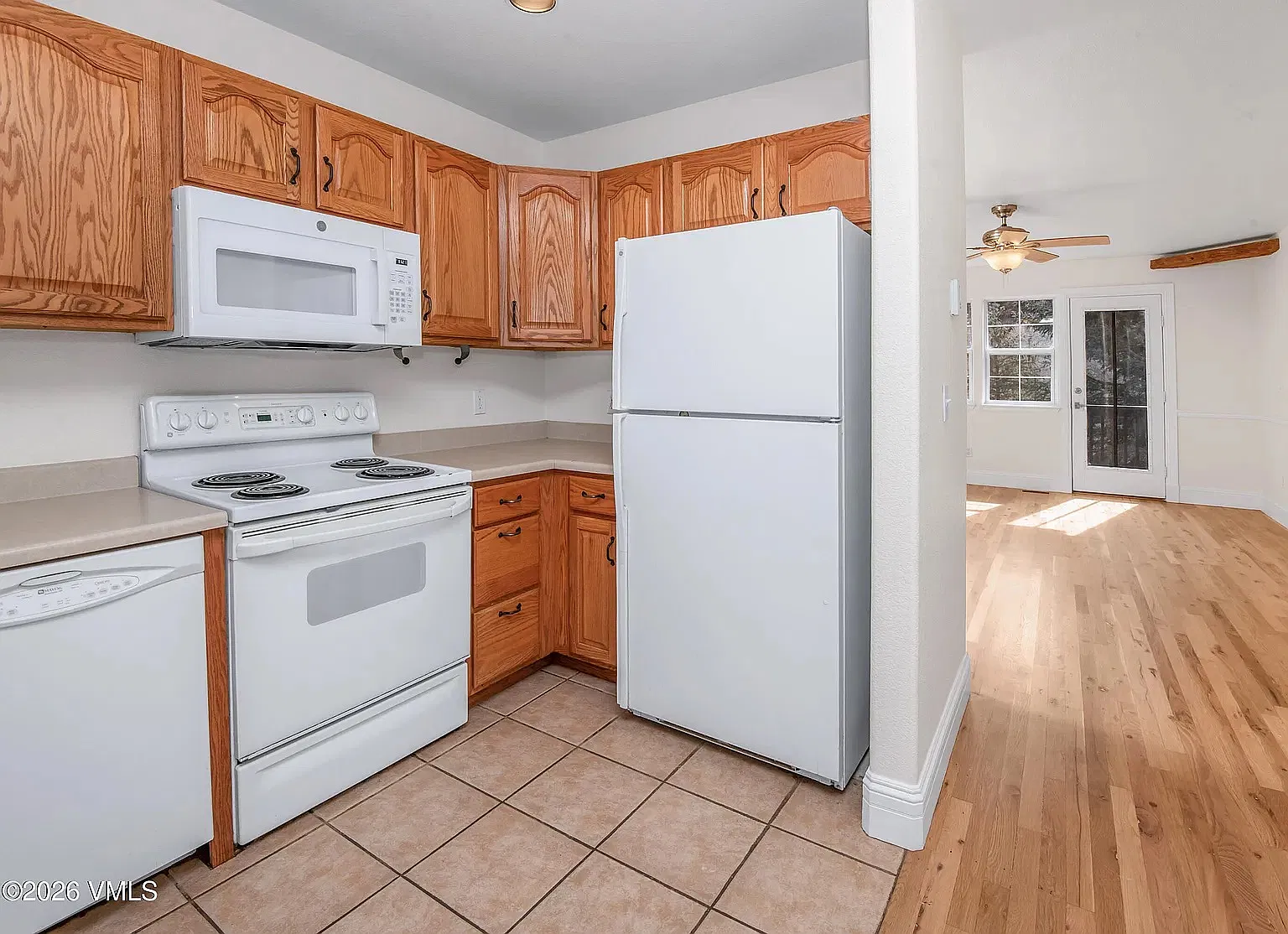 3 bed, 1729 sqft, $1,300 — Photo 4