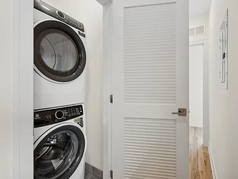 3615 N Wilton Ave #PENTHOUSE — Photo 21