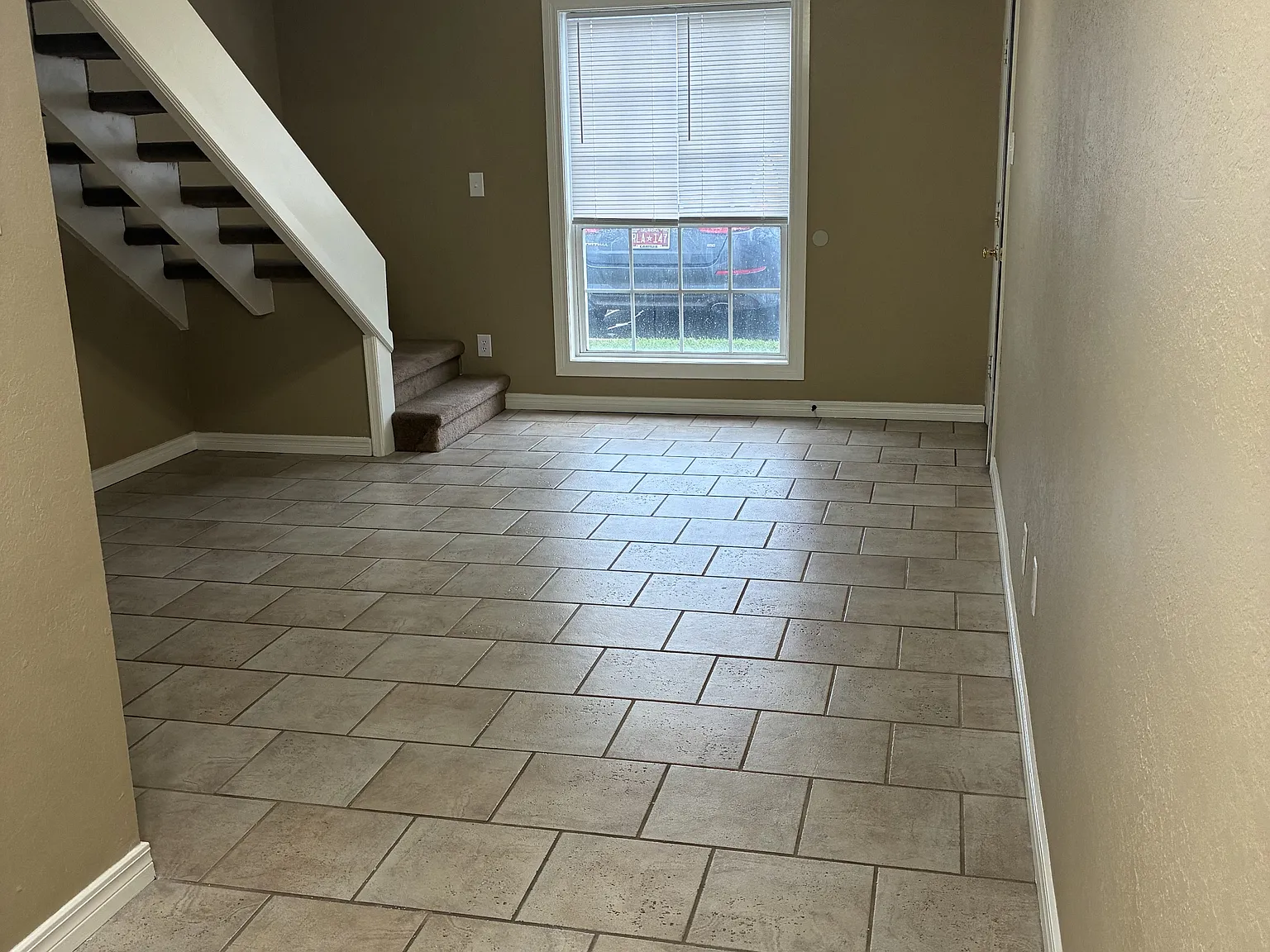 Elmwood Apartments - EW13 — Photo 4