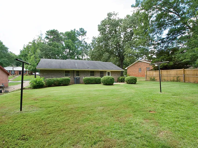 1109 Drew Ln — Photo 16
