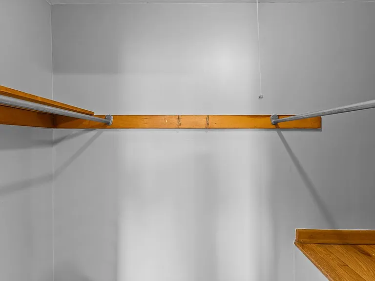 723 Village Dr — Photo 6