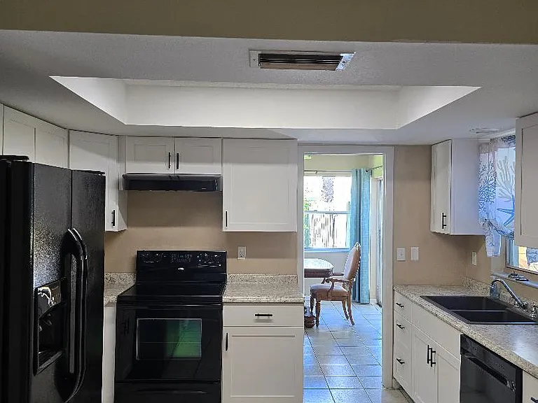 777 Robin Ave — Photo 24