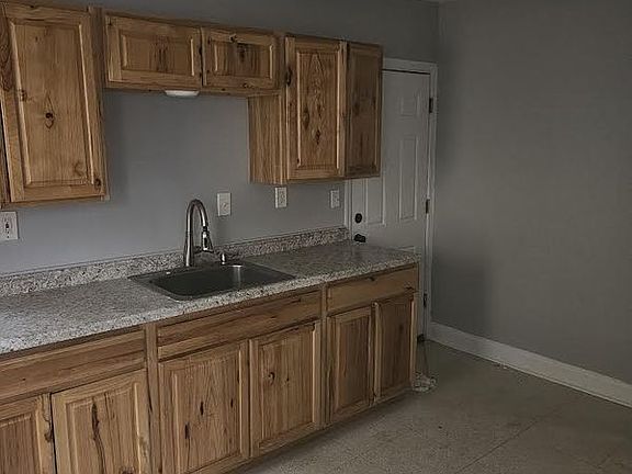 2nd image of 429 Lincoln Ave Floor 1