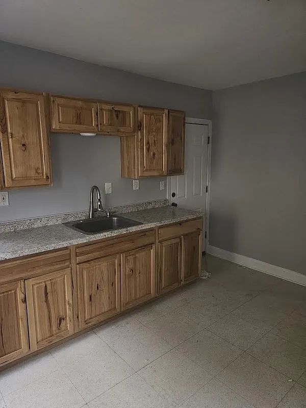 Building Photo - 429 Lincoln Ave #1