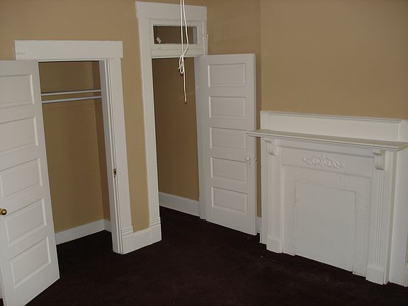 3rd image of 1172 E Rich St