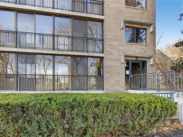 650 E Greenwich Ave APT 5-110, West Warwick, RI 02893