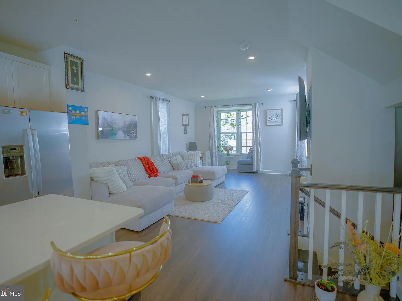 4 bed, 5.0 bath, 2536 sqft, $4,000 — Photo 2