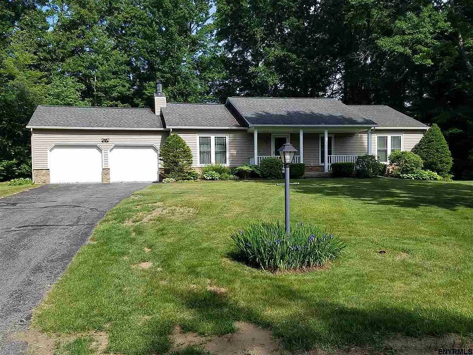 1st image of 10 Abbey Ct