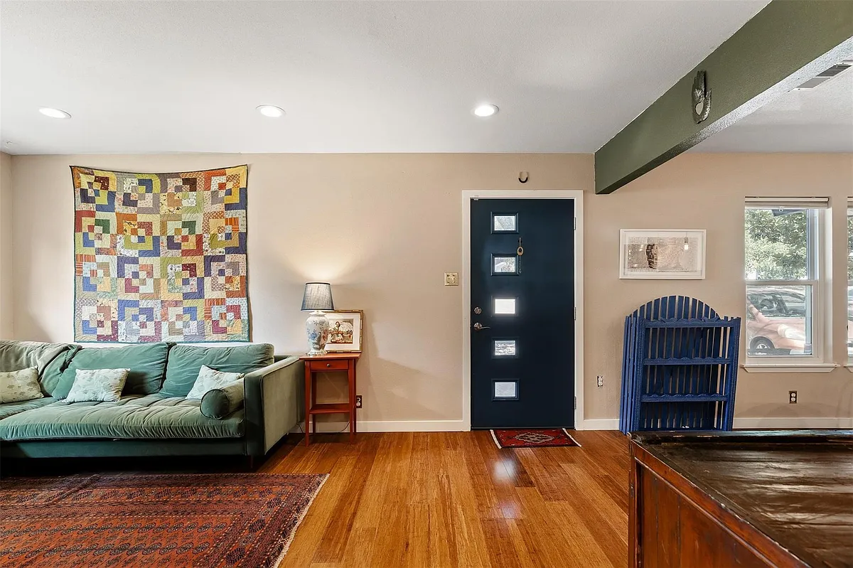 Building Photo - 9717 Hansford Dr