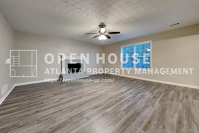 1210 Webb Farm Ln — Photo 3