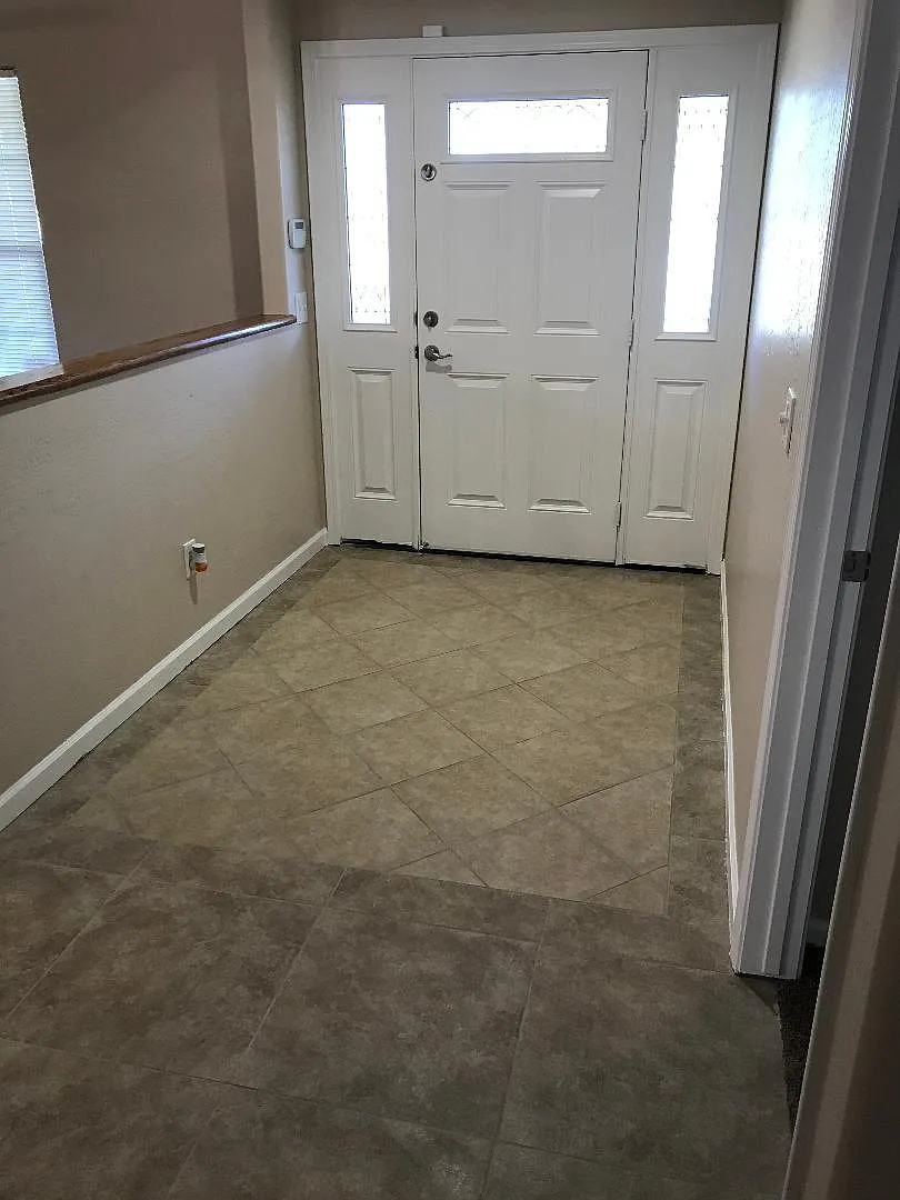3 bed, 1610 sqft, $2,150 — Photo 2