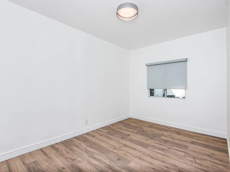 1439 N Curson Ave — Photo 37