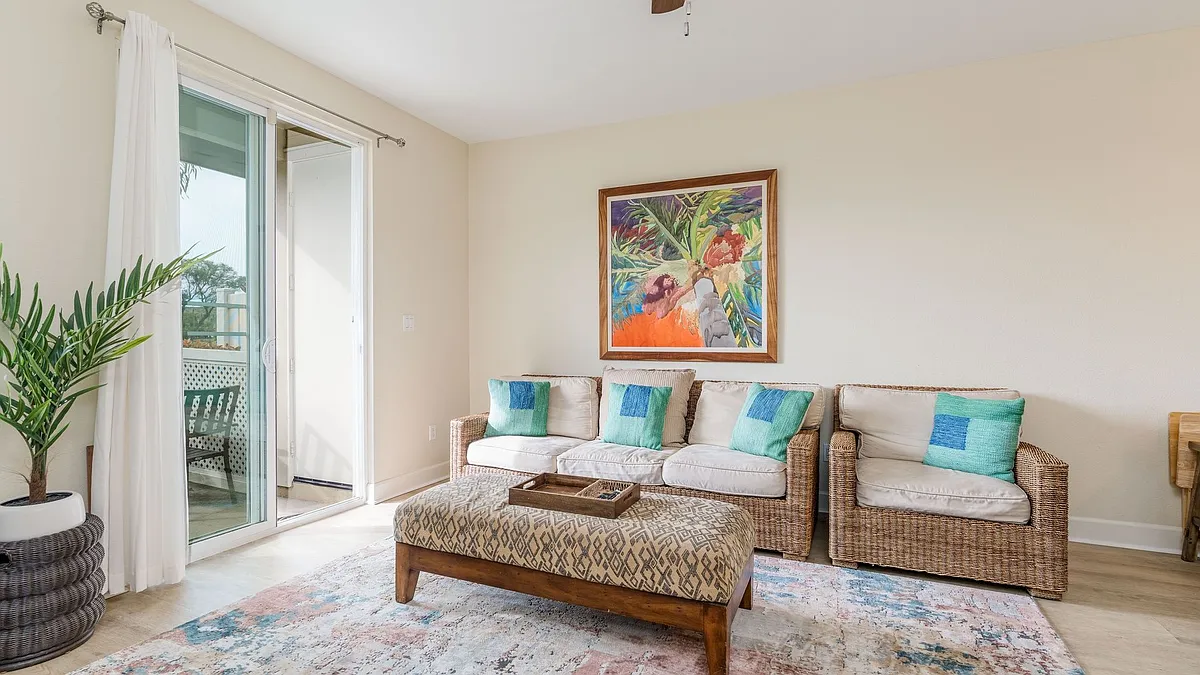 Building Photo - 92-1496 Aliinui Dr #3