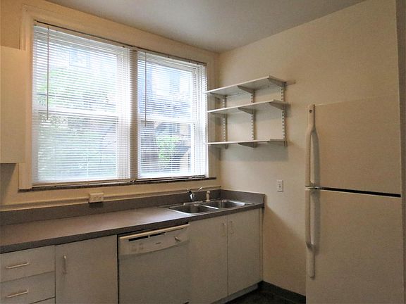 3rd image of 4947 Buckingham Ct #1S