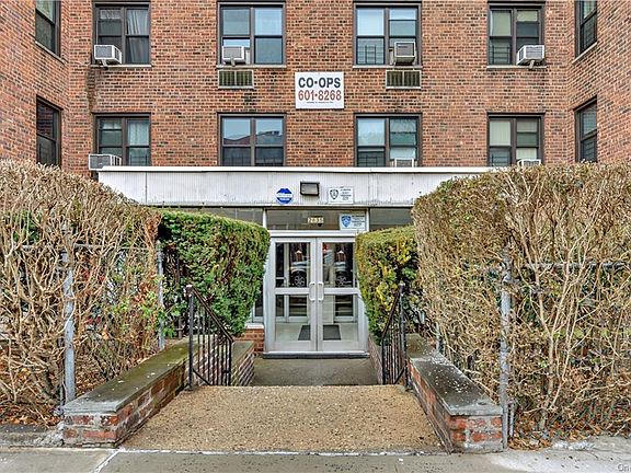 2nd image of 2835 Webb Ave APT 7G