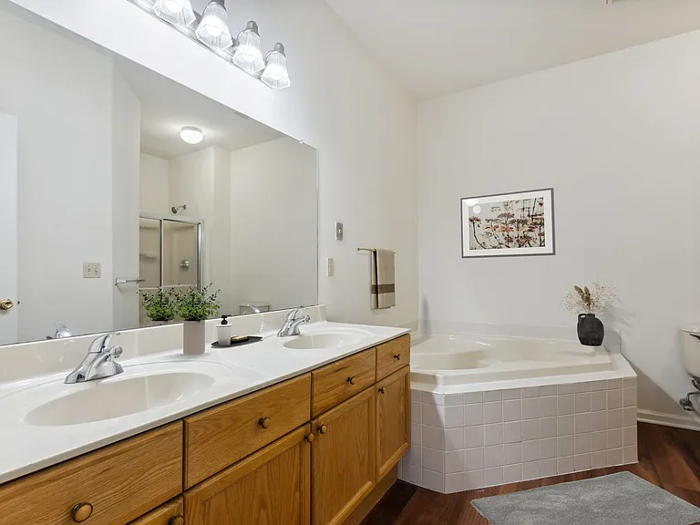 Autumn Park Apartments — Photo 42