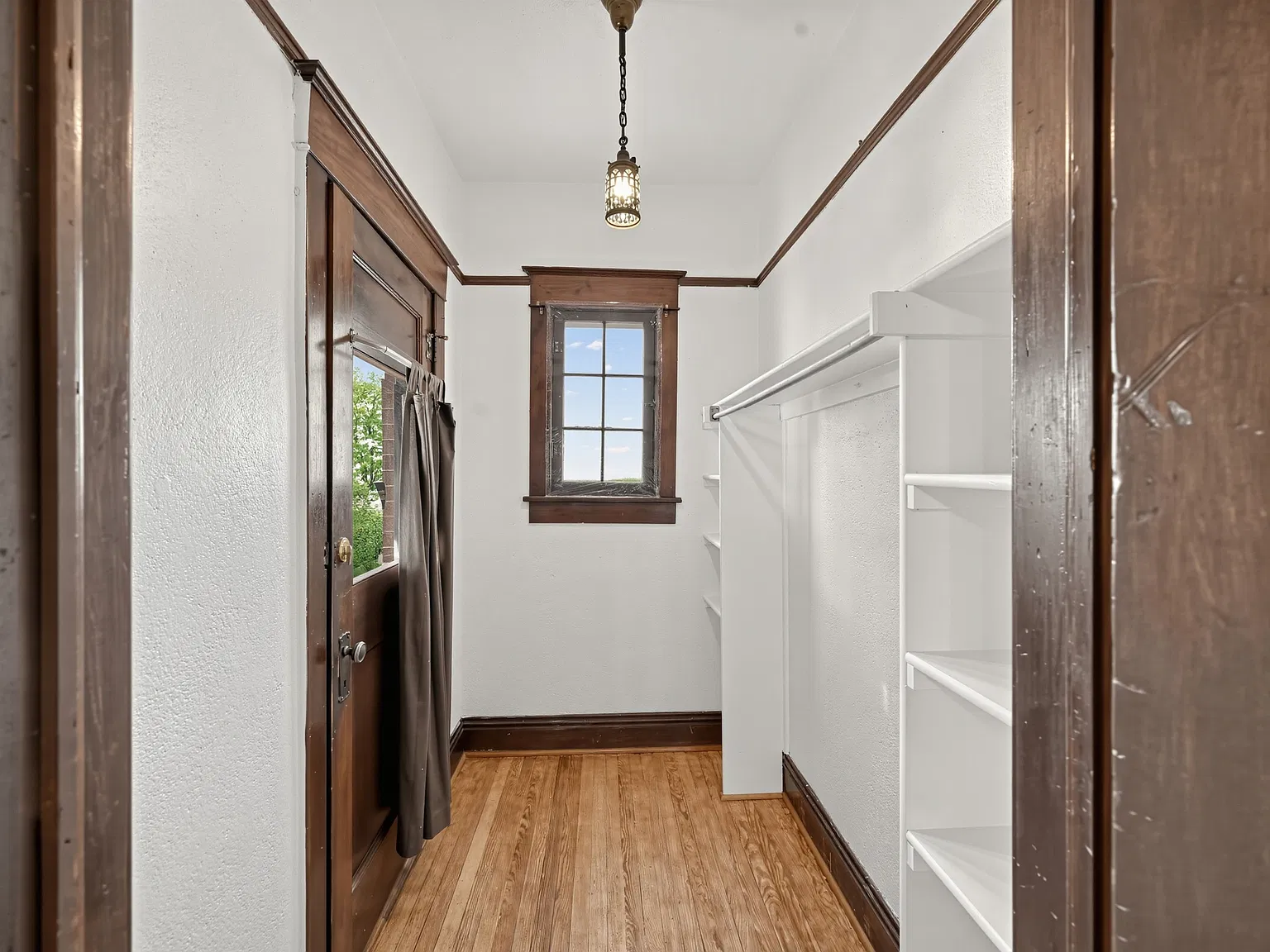 2 bed, 875 sqft, $1,995 — Photo 3