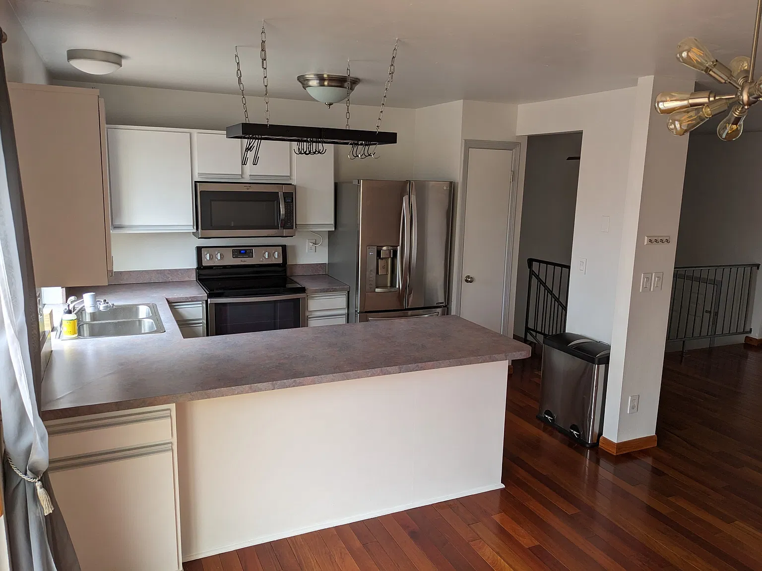 3 bed, 1400 sqft, $2,900 — Photo 1
