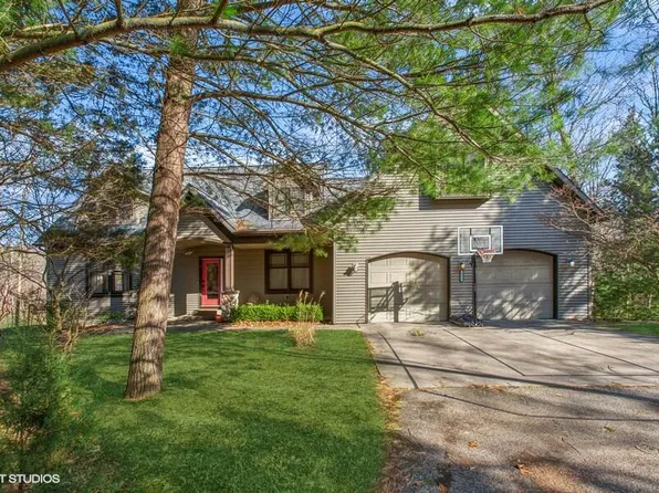 6439 Daniel Dr, Saugatuck, MI 49453