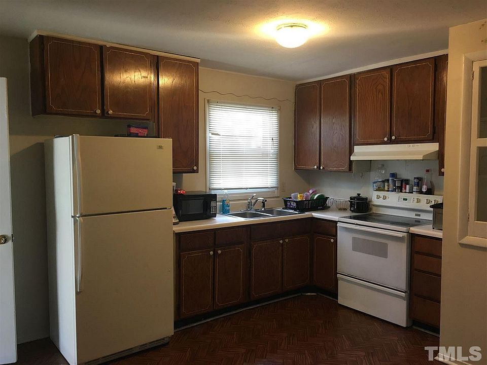 2nd image of 1101 Savannah Dr