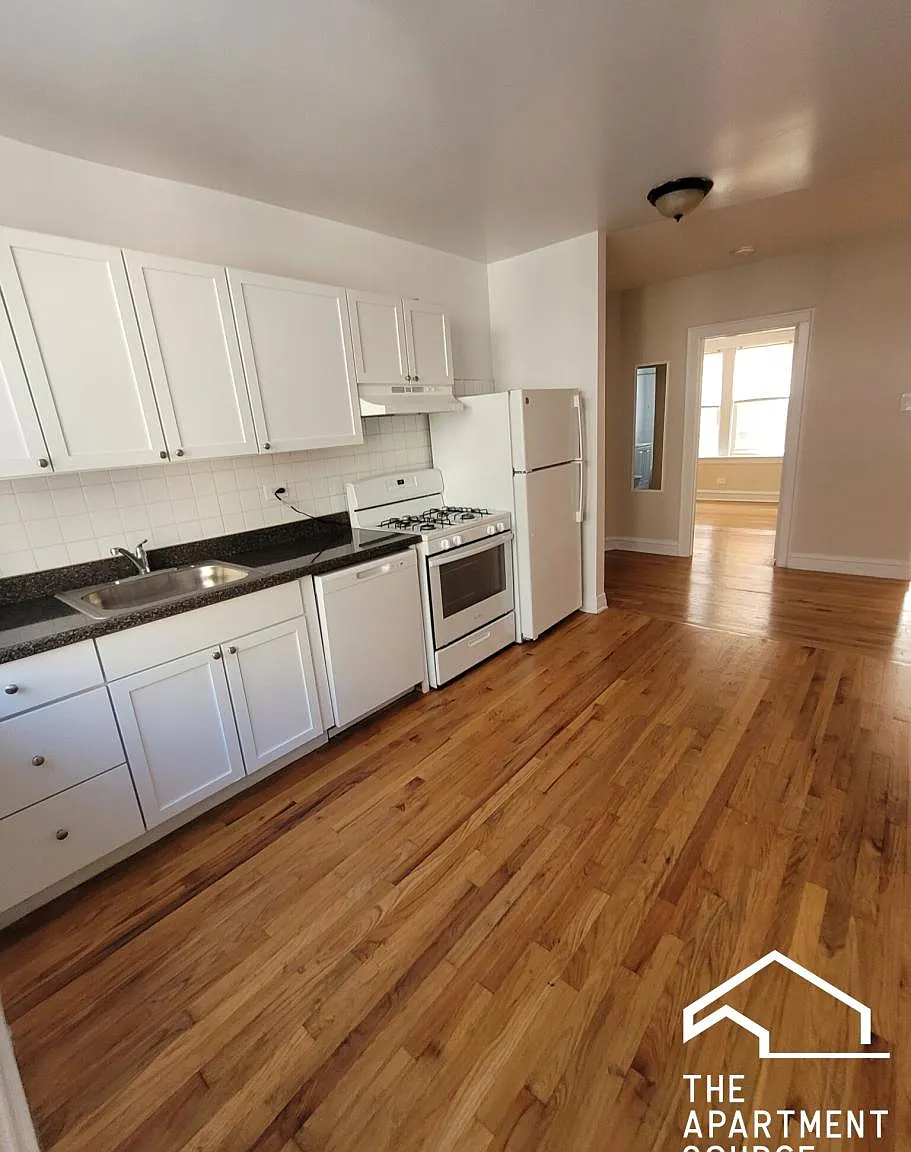 2 bed, 950 sqft, $1,695 — Photo 2