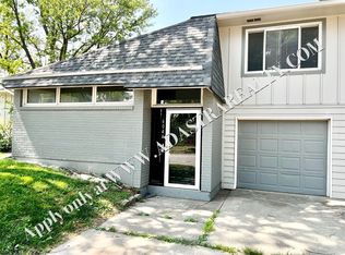 6044 Pflumm Rd, Shawnee, KS 66216