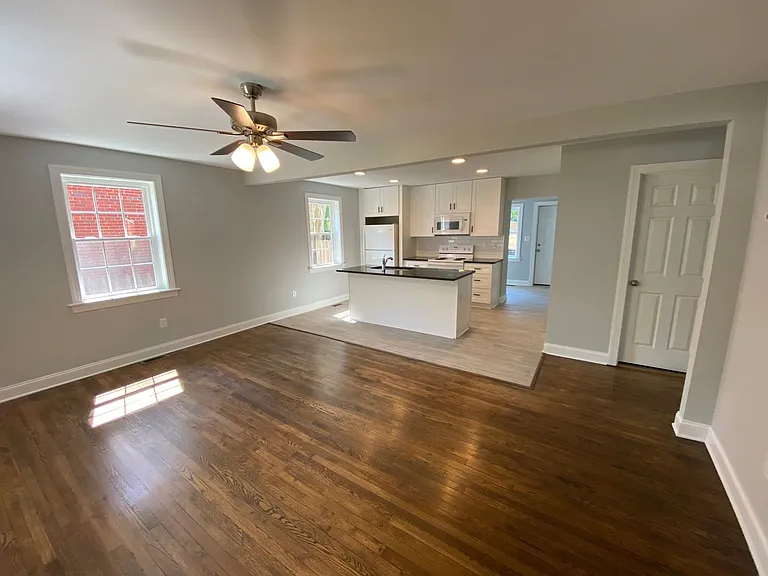 3505 Rosewood Ave — Photo 3