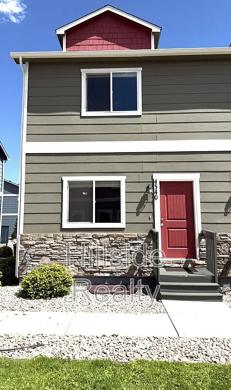 2 bed, 3.5 bath, 1552 sqft, $1,700 — Photo 1