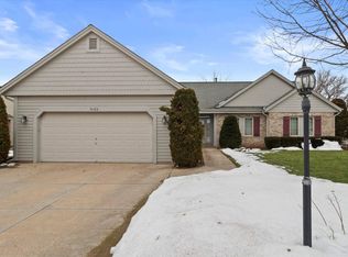 3122 Fox Ridge Dr, Waukesha, WI 53189