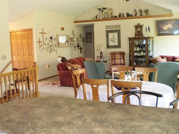 5th image of 705 W 31st Ave