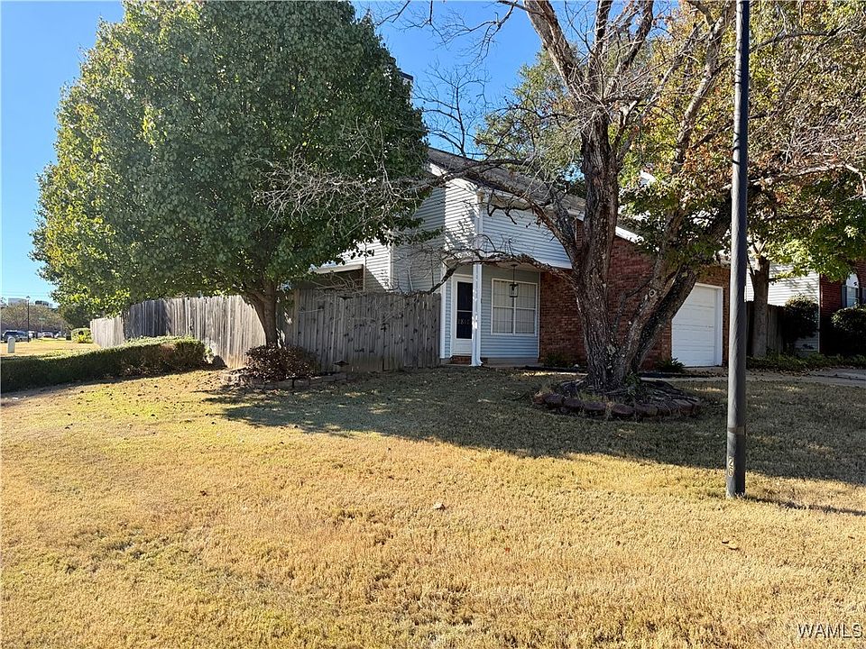1st image of 2812 Robinwood Ln