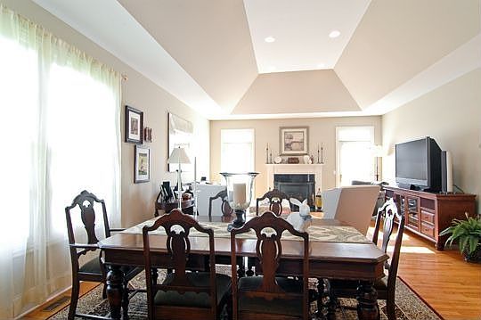 3rd image of 170 S Danbury Ct
